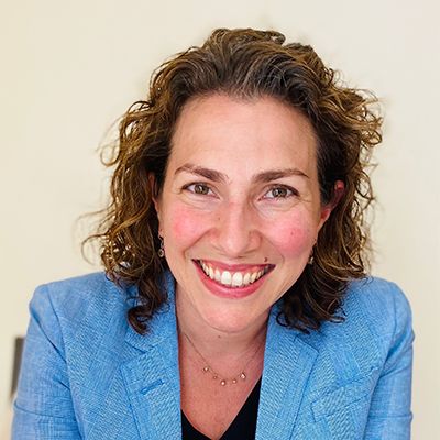 Asosiy javob: Freya Schirmacher